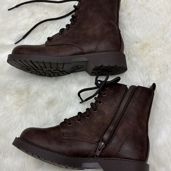 Wonder Nation Little Girl and Big Girl Combat Boots - Picture 5 of 9